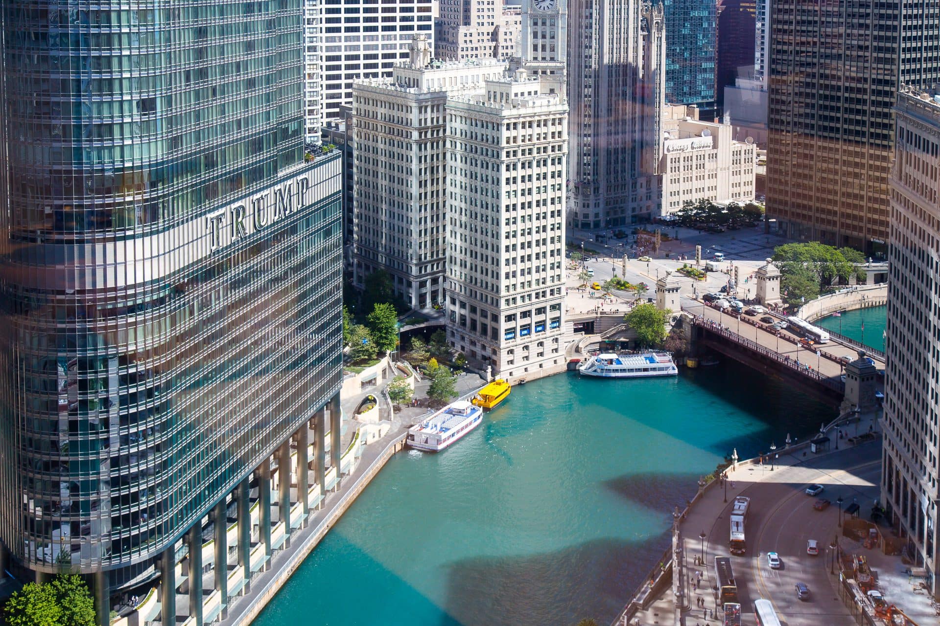 Chicago river view